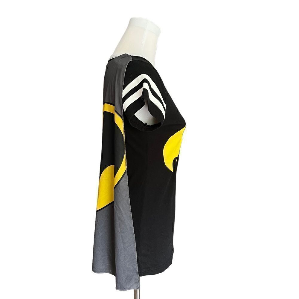 DC Comics Batman T-Shirt Detachable Cape Sz Large Jrs - Picture 2 of 6